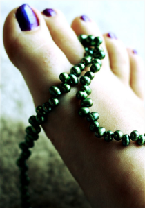 mardi gras beads (image courtesy vyxle)